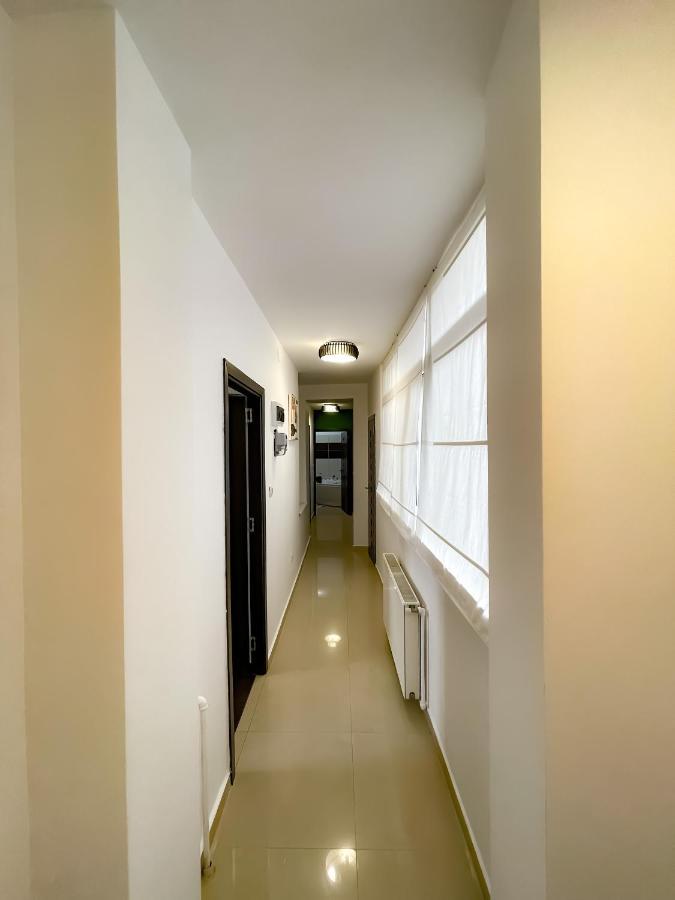 Cool Flat With Hot Tub In The Old Town Apartman Bukarest Kültér fotó